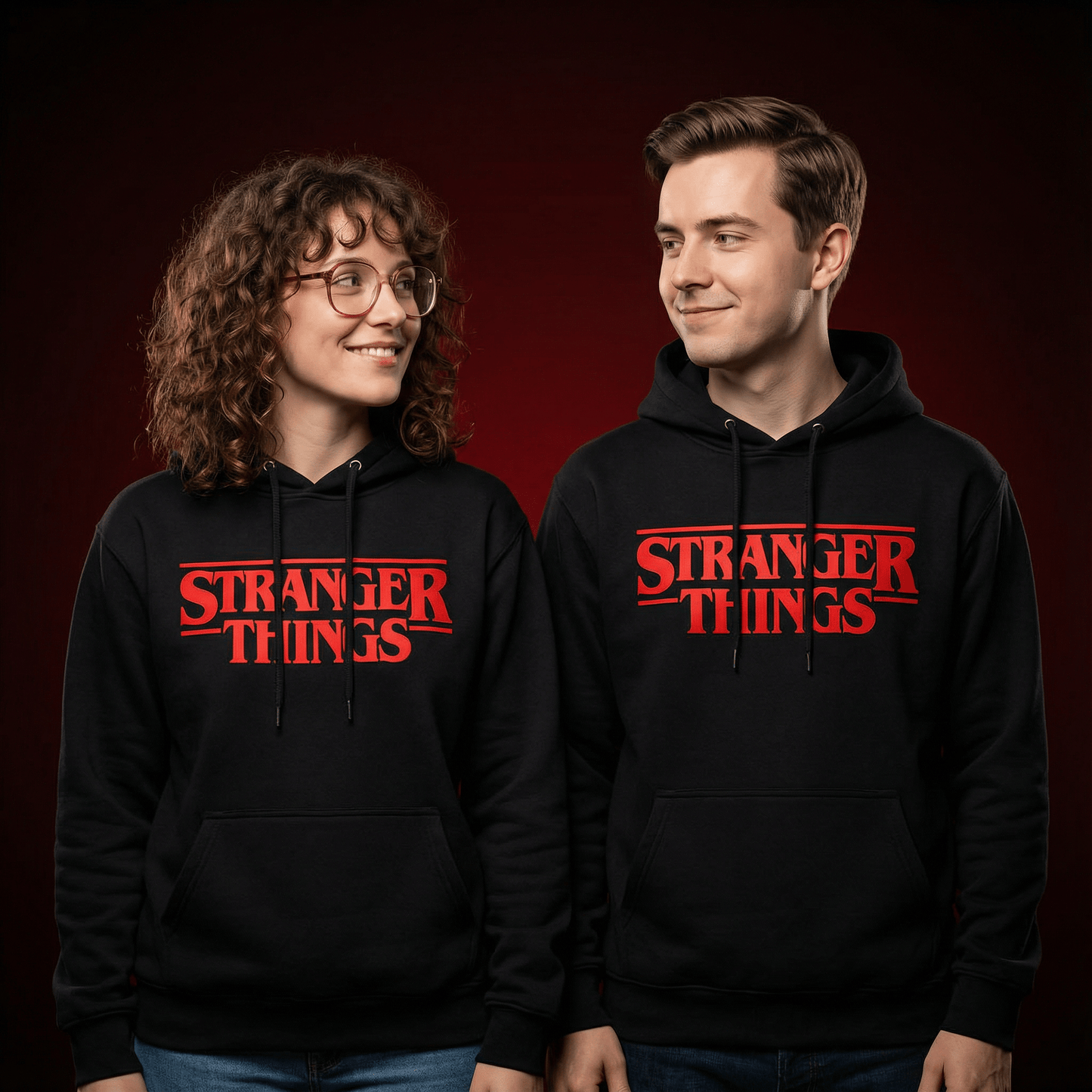 Hoodie z logo 'Stranger Things' - strangershirts